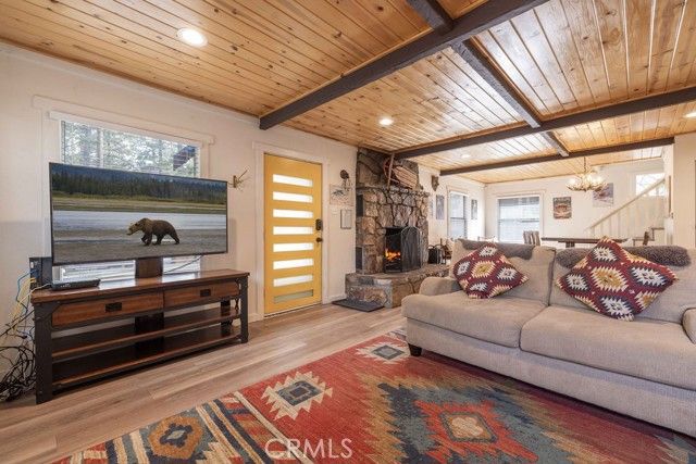 332 Vista, Big Bear Lake, CA 92315