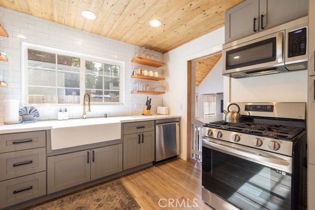 332 Vista, Big Bear Lake, CA 92315