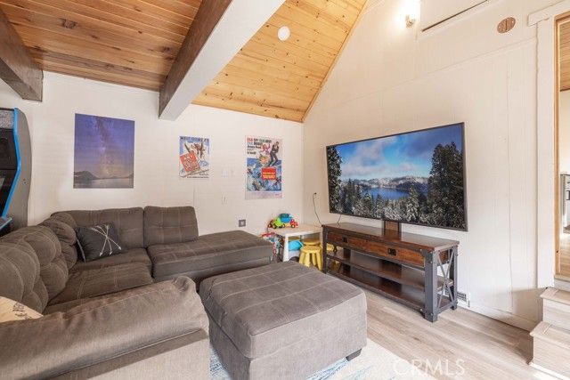 332 Vista, Big Bear Lake, CA 92315