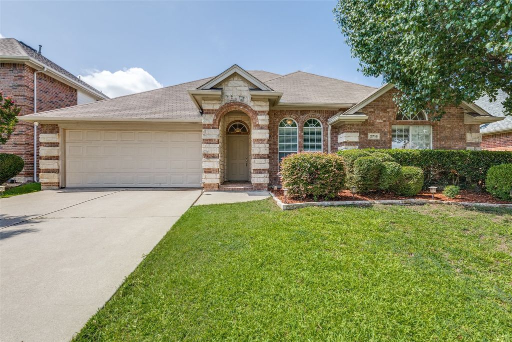 2716 White Rock Drive, Fort Worth, TX 76131