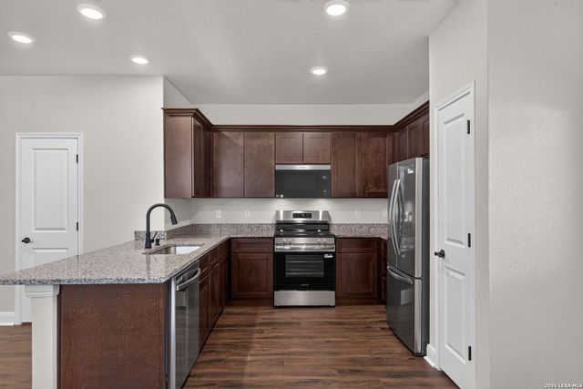 7625 AGAVE BND, San Antonio, TX 78253