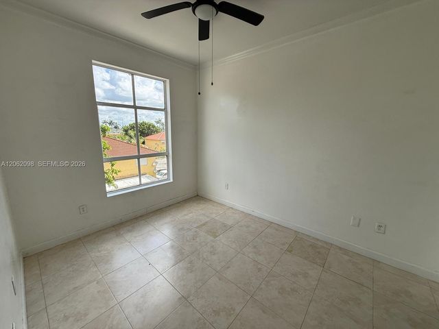 7420 W 20th Ave 355, Hialeah, FL 33016
