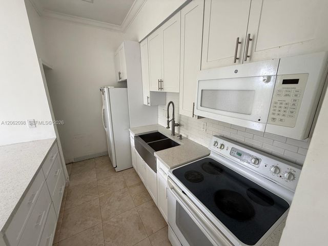 7420 W 20th Ave 355, Hialeah, FL 33016