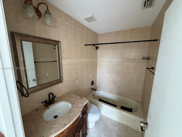 7420 W 20th Ave 355, Hialeah, FL 33016