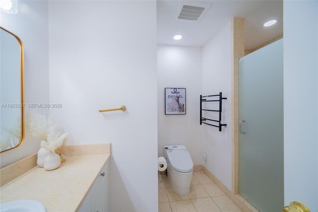 20000 E Country Club Dr 409, Aventura, FL 33180