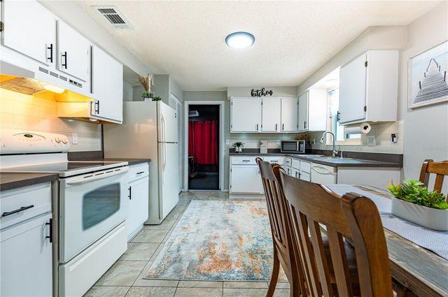 6504 39TH AVENUE W, Bradenton, FL 34209