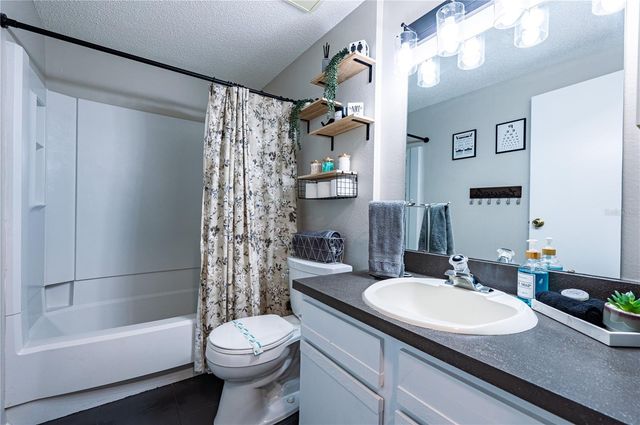 6504 39TH AVENUE W, Bradenton, FL 34209