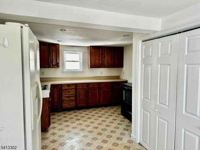 29 Broad St, Branchville Boro, NJ 07826