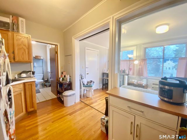 239 Edwards Street 2E, New Haven, CT 06511