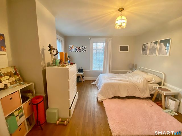 239 Edwards Street 2E, New Haven, CT 06511