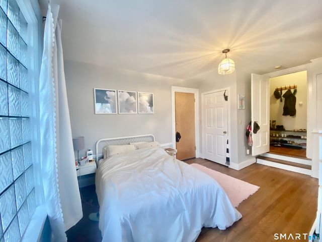 239 Edwards Street 2E, New Haven, CT 06511