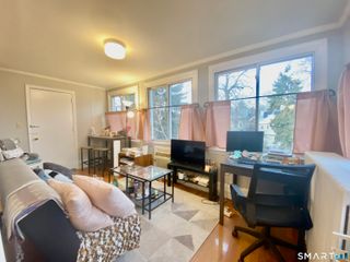 239 Edwards Street 2E, New Haven, CT 06511