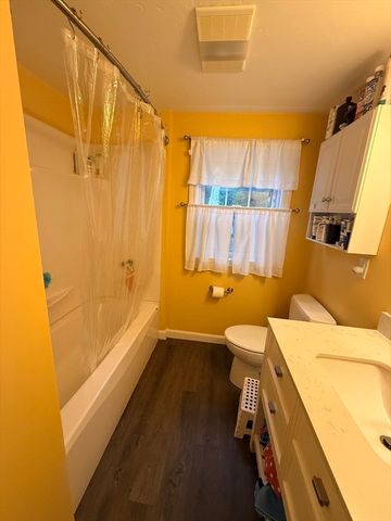 11 Mason Rd, Dudley, MA 01571