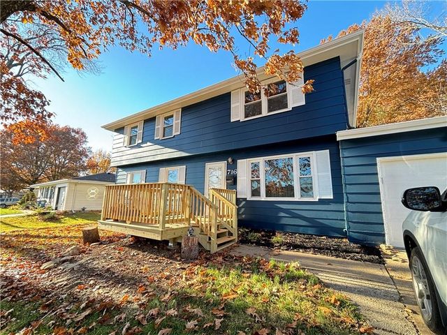 716 W Hurt Street, Liberty, MO 64068