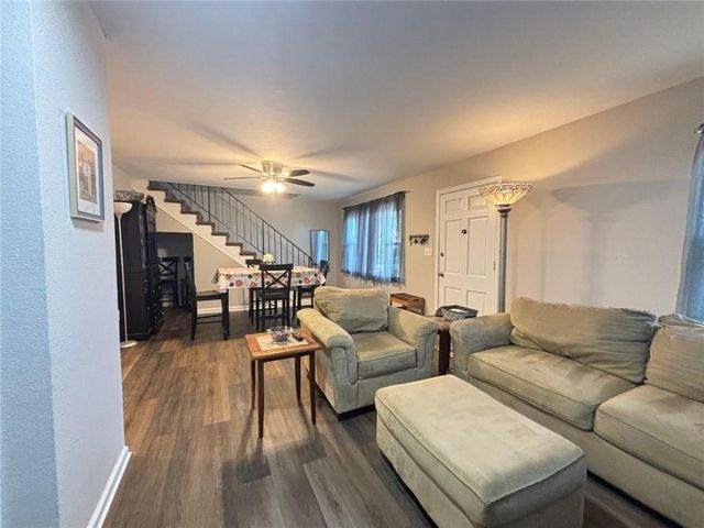 716 W Hurt Street, Liberty, MO 64068