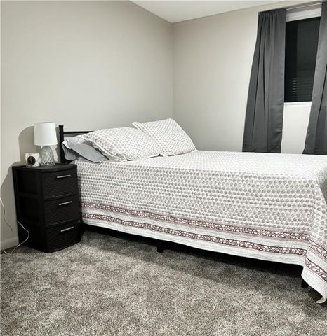 716 W Hurt Street, Liberty, MO 64068