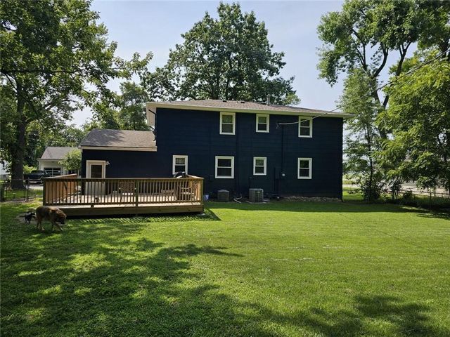 716 W Hurt Street, Liberty, MO 64068