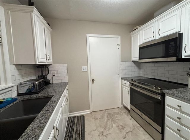 716 W Hurt Street, Liberty, MO 64068