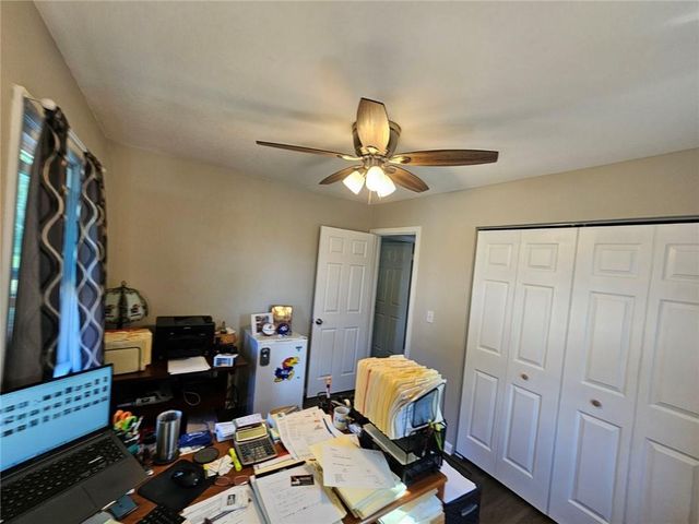 716 W Hurt Street, Liberty, MO 64068