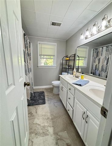 716 W Hurt Street, Liberty, MO 64068