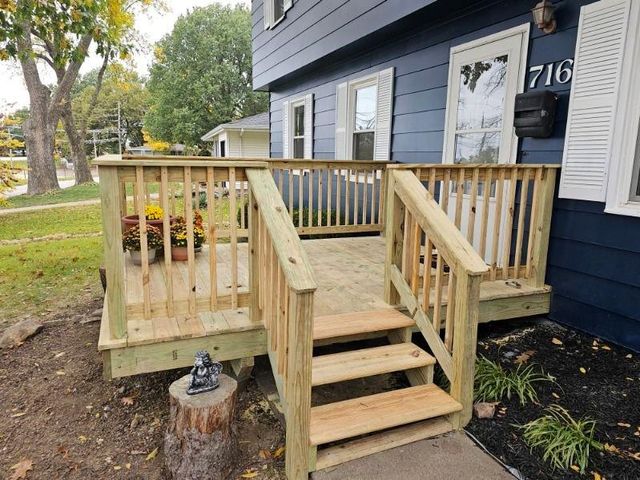 716 W Hurt Street, Liberty, MO 64068