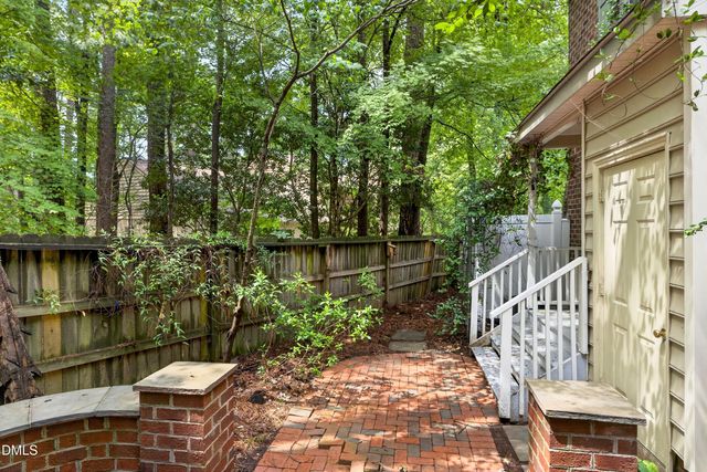 107 Sully Court, Chapel Hill, NC 27514