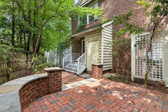 107 Sully Court, Chapel Hill, NC 27514