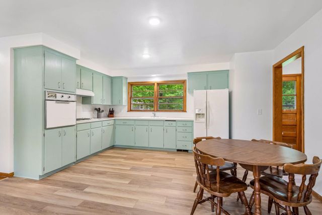 8 Central Lane, Northfield, MN 55057