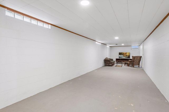 8 Central Lane, Northfield, MN 55057