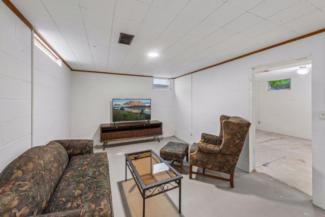 8 Central Lane, Northfield, MN 55057