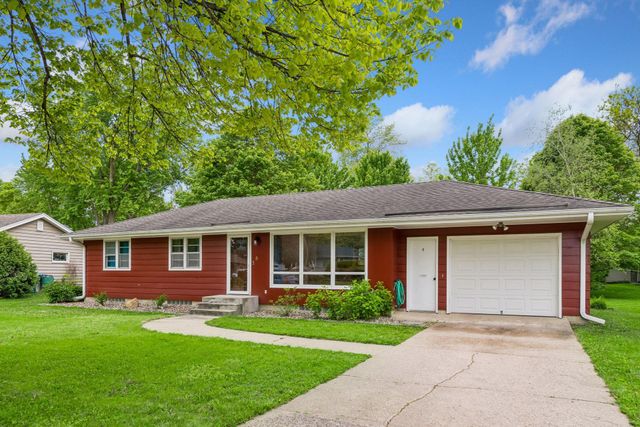 8 Central Lane, Northfield, MN 55057