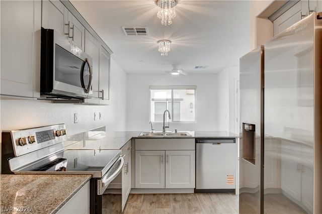 12125 Scarlet Ember Road 2, Las Vegas, NV 89183