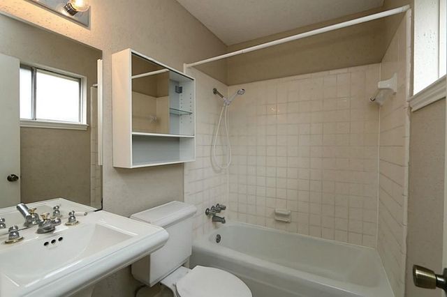 12623 Westella Drive, Houston, TX 77077