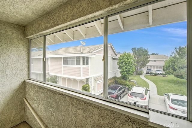 832 W Commonwealth Avenue, Alhambra, CA 91801
