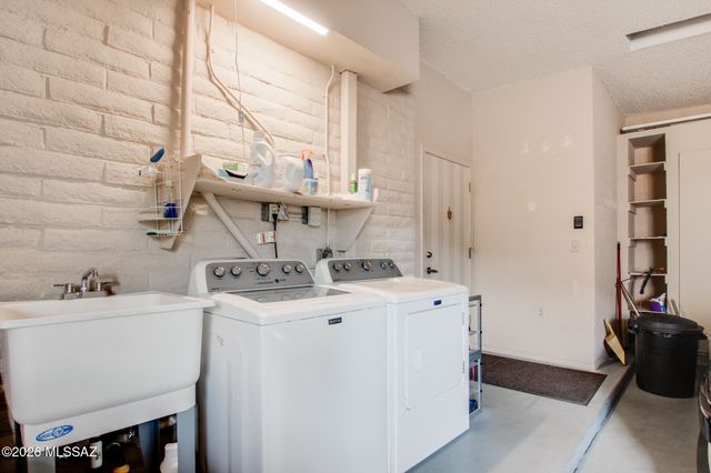 2009 W Misty Hollow Lane, Tucson, AZ 85704