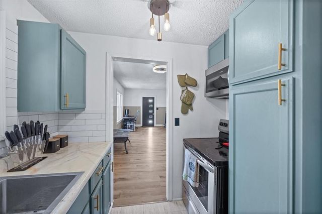 3934 Bales Avenue, Kansas City, MO 64130