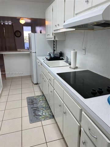 100 Lincoln Rd 304, Miami Beach, FL 33139