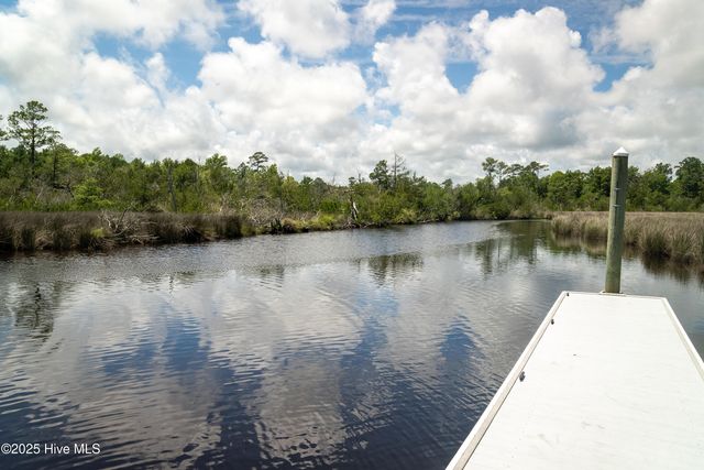 522 White Picket Way, Holly Ridge, NC 28445