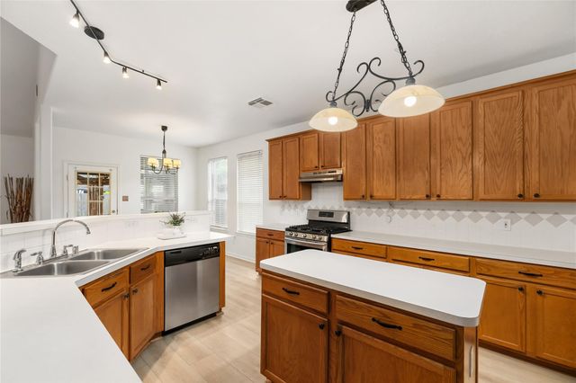 3906 Sundown Way, Katy, TX 77449