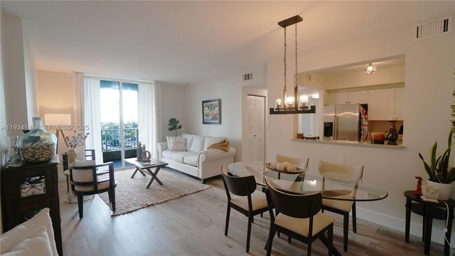 117 NW 42nd Ave 708, Miami, FL 33126