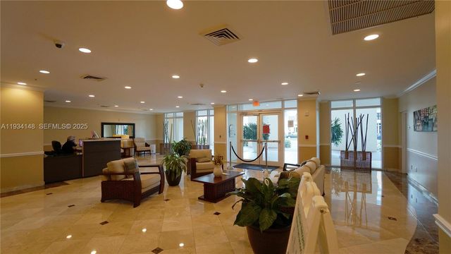 117 NW 42nd Ave 708, Miami, FL 33126