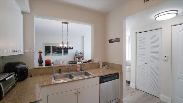 117 NW 42nd Ave 708, Miami, FL 33126