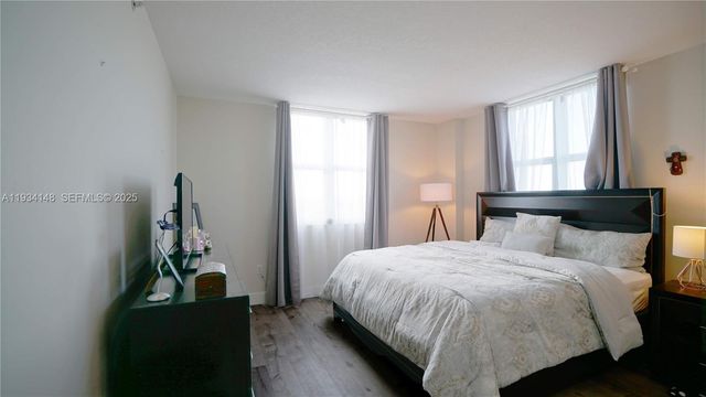 117 NW 42nd Ave 708, Miami, FL 33126