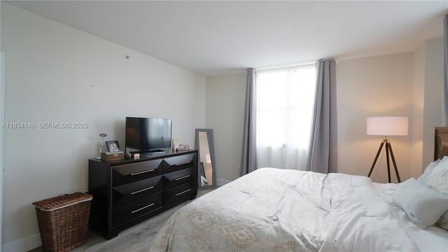 117 NW 42nd Ave 708, Miami, FL 33126