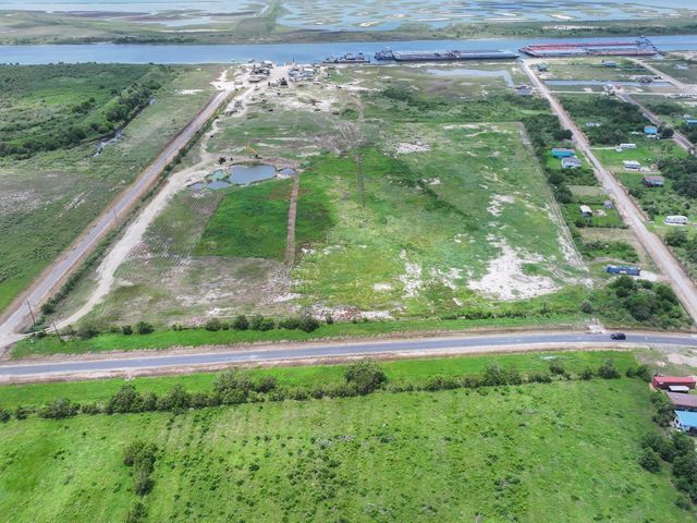 1336 John Wayne Road, Port Bolivar, TX 77650