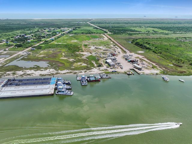 1336 John Wayne Road, Port Bolivar, TX 77650