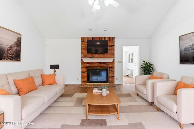 9411 Stonelanding Pl, Louisville, KY 40272