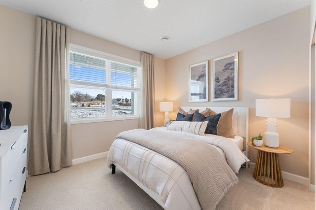 5194 Long Pointe Bay, Woodbury, MN 55129