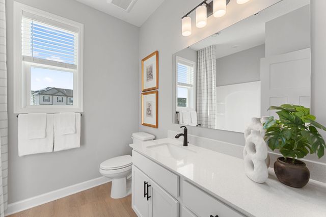 5194 Long Pointe Bay, Woodbury, MN 55129