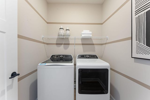 5194 Long Pointe Bay, Woodbury, MN 55129